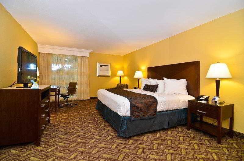 Clarion Inn & Suites Roswell Ngoại thất bức ảnh