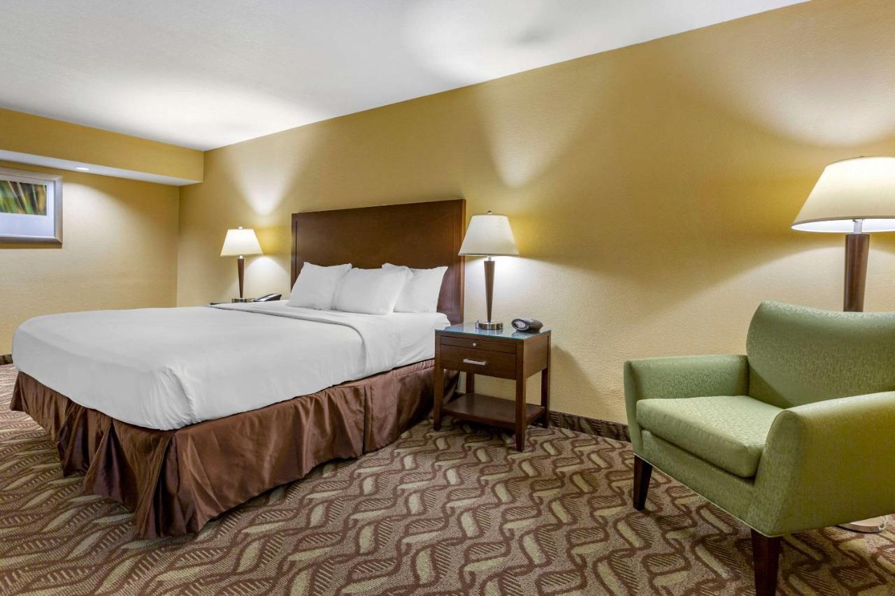 Clarion Inn & Suites Roswell Ngoại thất bức ảnh