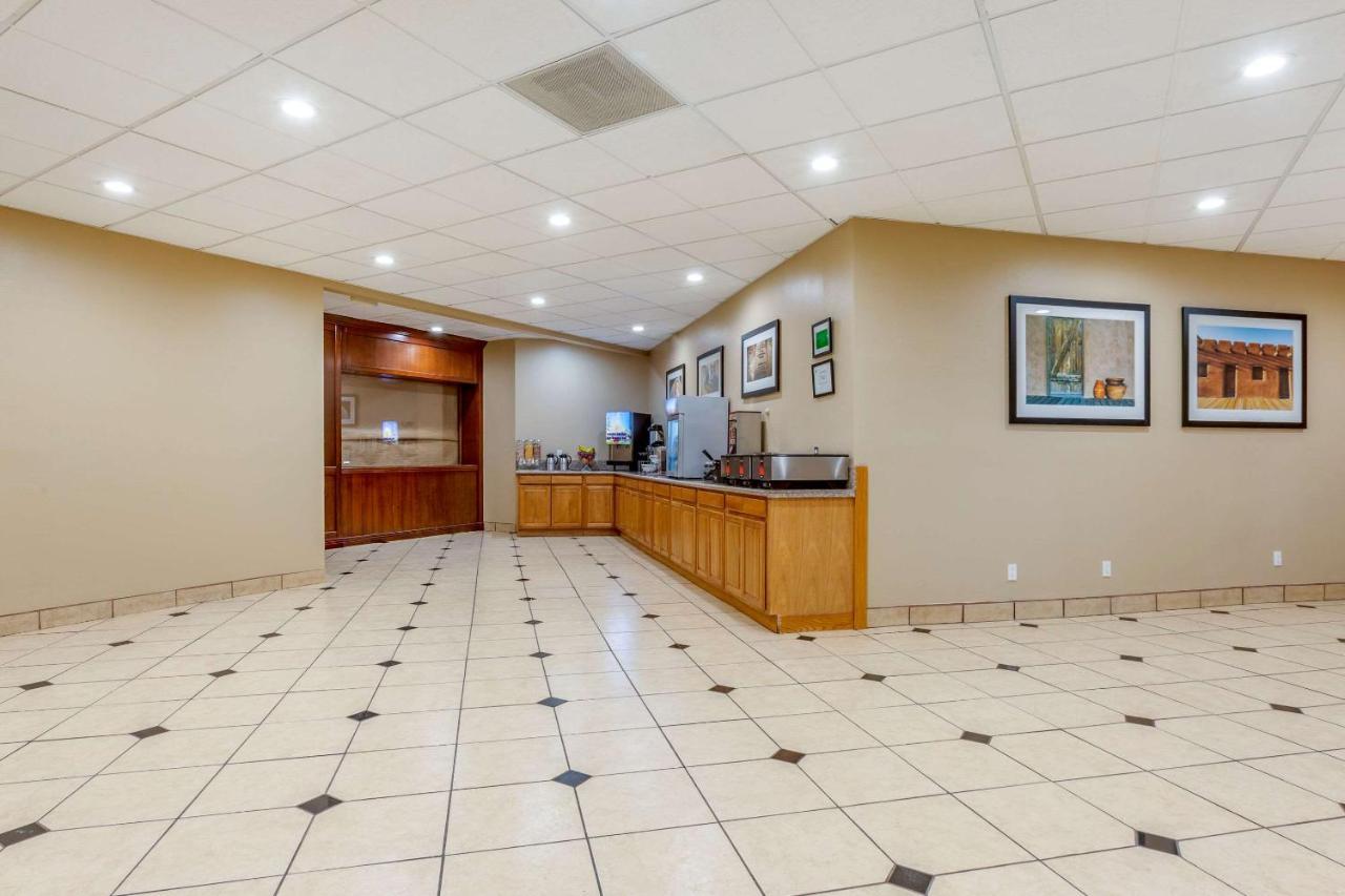 Clarion Inn & Suites Roswell Ngoại thất bức ảnh