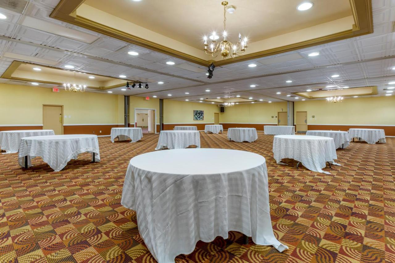 Clarion Inn & Suites Roswell Ngoại thất bức ảnh