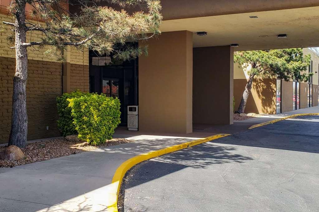 Clarion Inn & Suites Roswell Ngoại thất bức ảnh