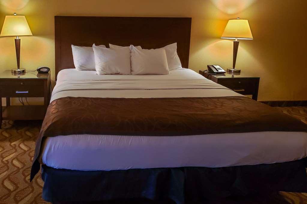Clarion Inn & Suites Roswell Phòng bức ảnh